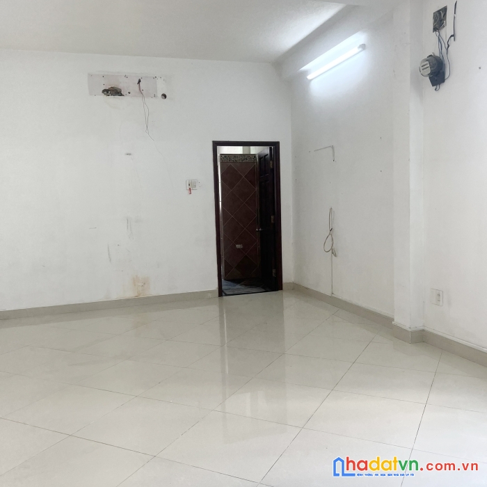 Cho thuê nnc 6 tầng mt âu dương lân p3q8. giá 50 triệu