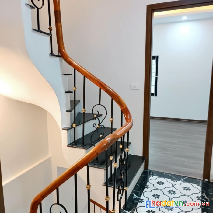 Bán nhà phố bạch mai hai bà trưng 40m2 x 5 tầng, mt 4.3m giá 4.98 tỷ