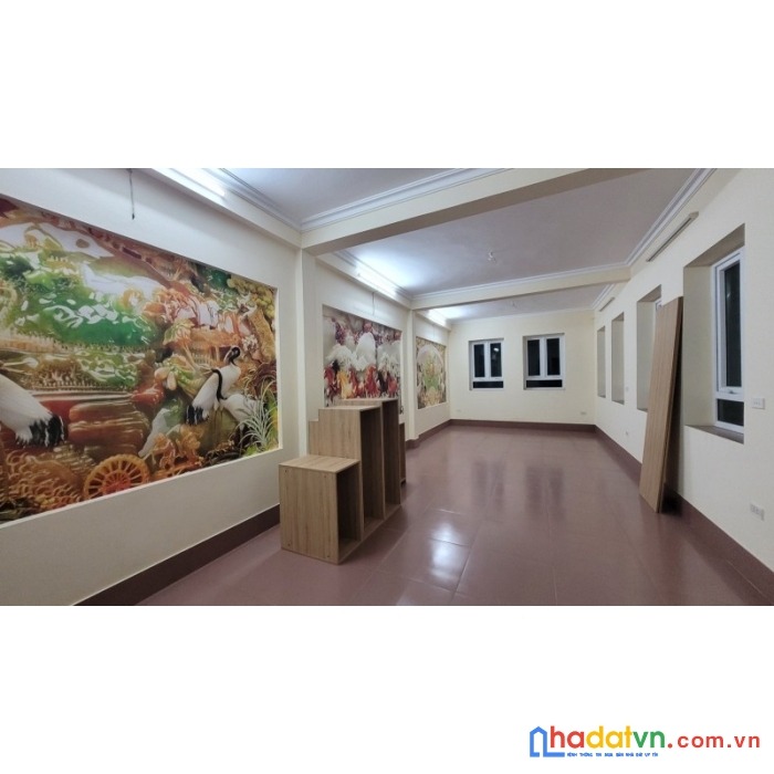 Bán nhà nguyễn sơn quân long biênt 70m2  7 tầng mt 15m giá 22.3 tỷ ngõ thông oto vào nhà