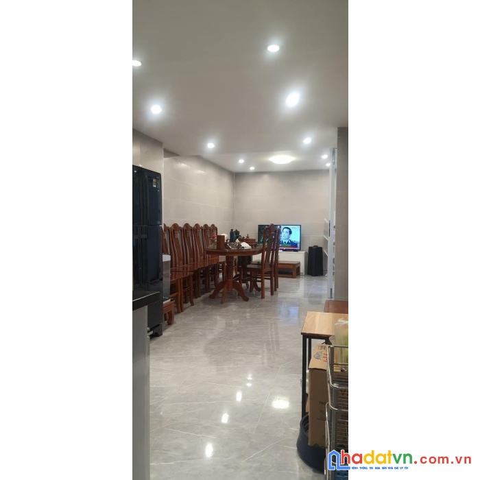 Bán nhà võng thị - lạc long quân - tây hồ. dt 55m2. mt 6m. giá 4,8 tỷ.