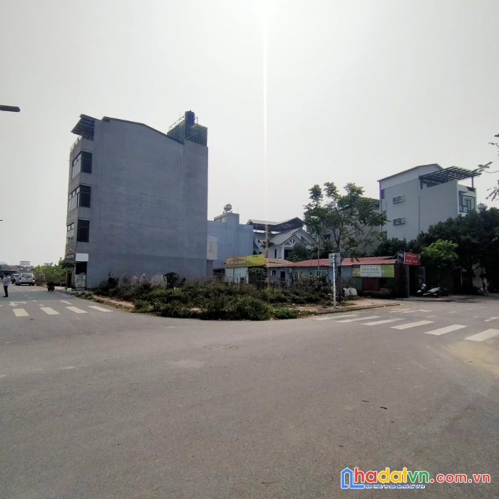 Bán đất phân lô đấu giá cự khối - hình thửa siêu đẹp - vỉa hè - đường ô tô tránh  - tiện ích ngập