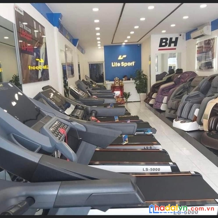 Bán nhà mặt tiền đường lũy bán bích, 2 tầng, nhựa 20m2, 106m2 chỉ 20.5 tỷ