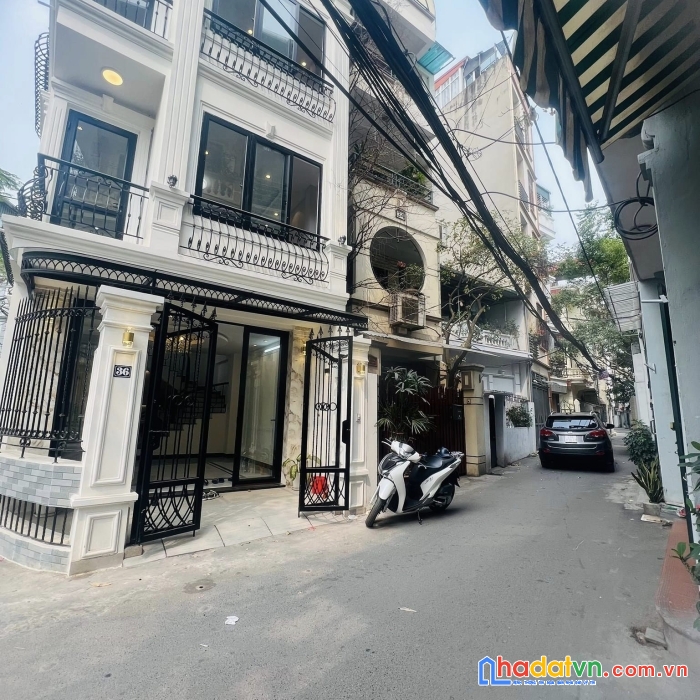 Bán nhà mặt ngõ phố nguyễn văn cừ, vị trí vàng, lô góc, nhà đẹp như khách sạn.