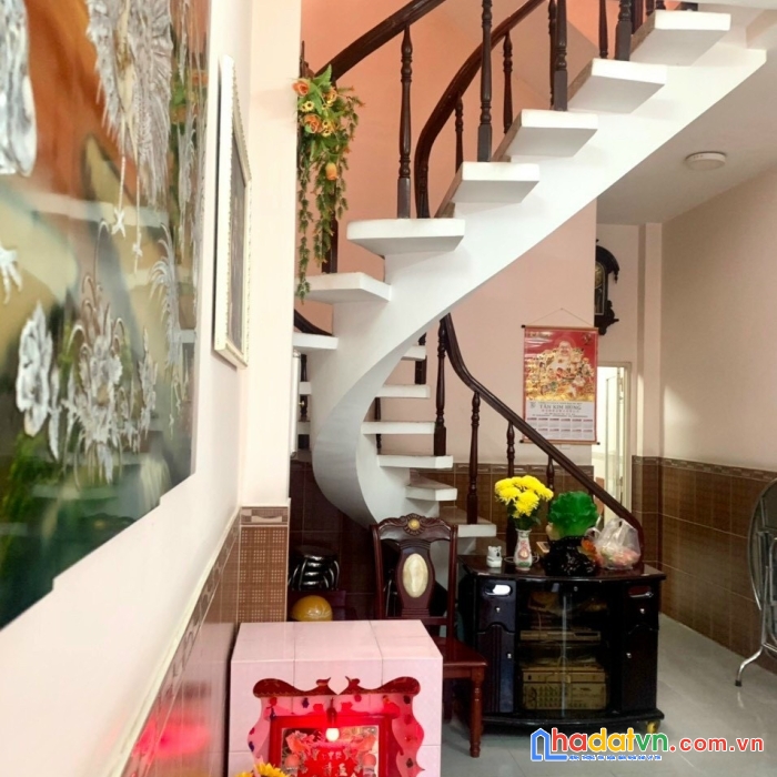 Bán nhà chỉ 4ty5 tân thành,tân phú  6,1x 12m 2tầng xe hơi đỗ cổng giá đầu tư