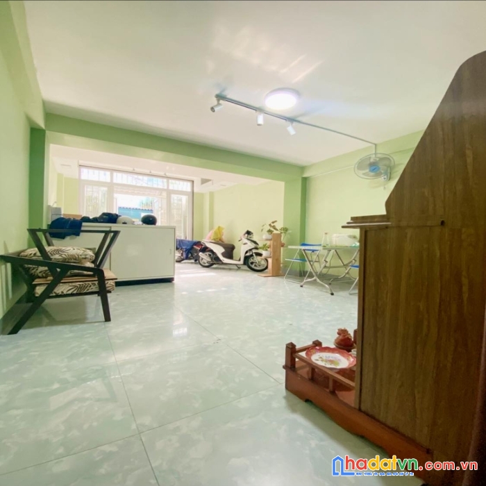 Bán nhà hxh tránh đường ống ích khiêm  q11 - nhà đẹp 5 tầng btct - oto 16 chổ vào nhà. .