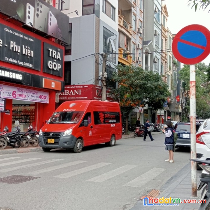 Dt 92m2,  phố trần duy hưng, cầu giấy, 8t, mt18m, lô góc giá 56tỷ.