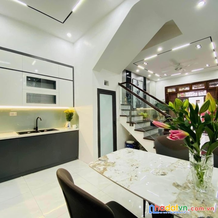 Bán nhà cầu giấy-40m-4tầng-2thoáng-tiện ích-an sinh-4tỷ