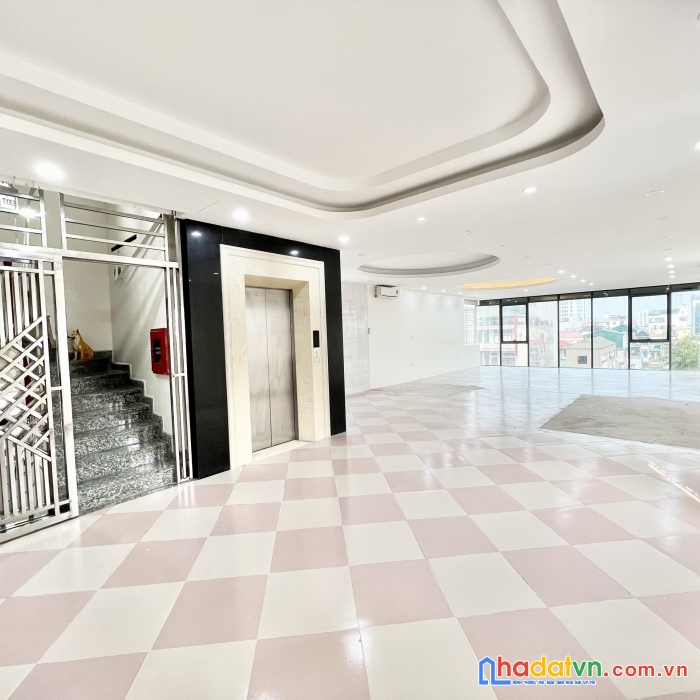 Cho thuê mặt bằng 200m2 mặt phố quang trung hà đông tầng 6 giá 25 triệu