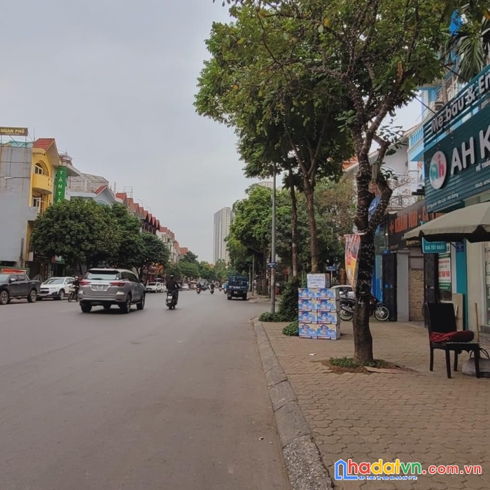 Cho thuê mp nguyễn văn lộc. kinh doanh bất chấp. 90m2 5 tầng.