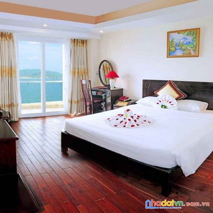 Bán ks 3* mặt đường trần phú, nha trang giá 250 tỷ