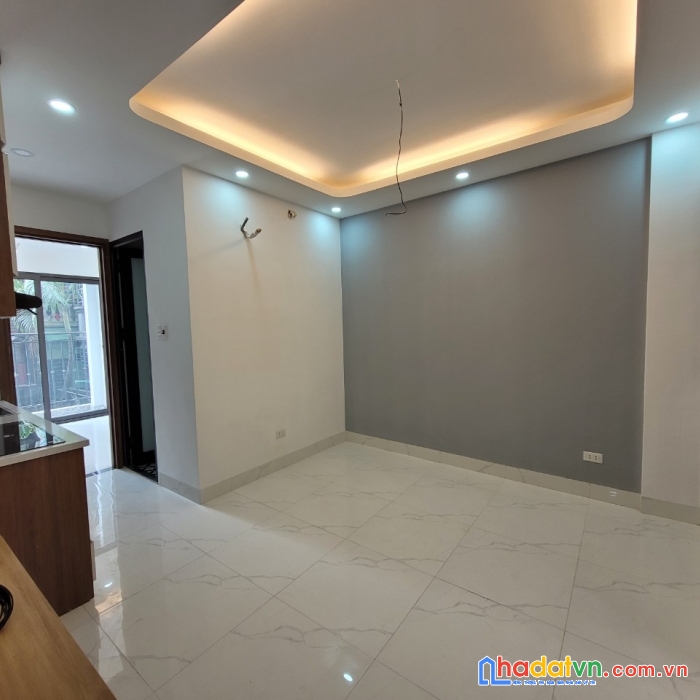 Chính chủ đầu tư bán chung cư đường láng, full đồ, ở ngay, 50m2, giá từ 785tr