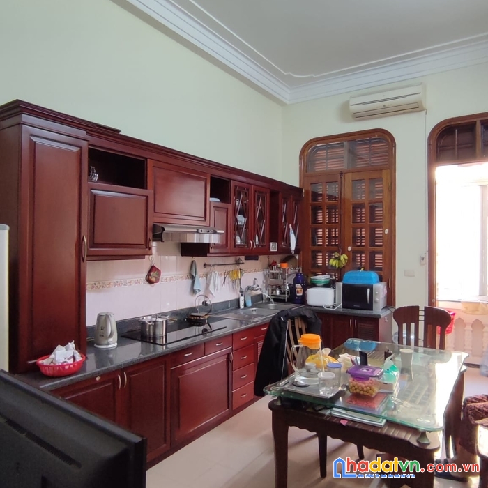 Bán đất tặng  nhà phố chợ khâm thiên đống đa 121m*4 tầng mt 4.4m chỉ 5.5 tỷ