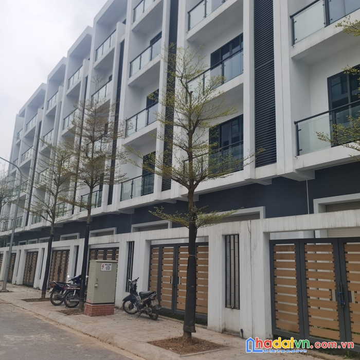 Bán nhà phân lô tại hồ tùng mậu, diện tích 80m2x 5 tầng ô tô tránh an sinh đỉnh cao