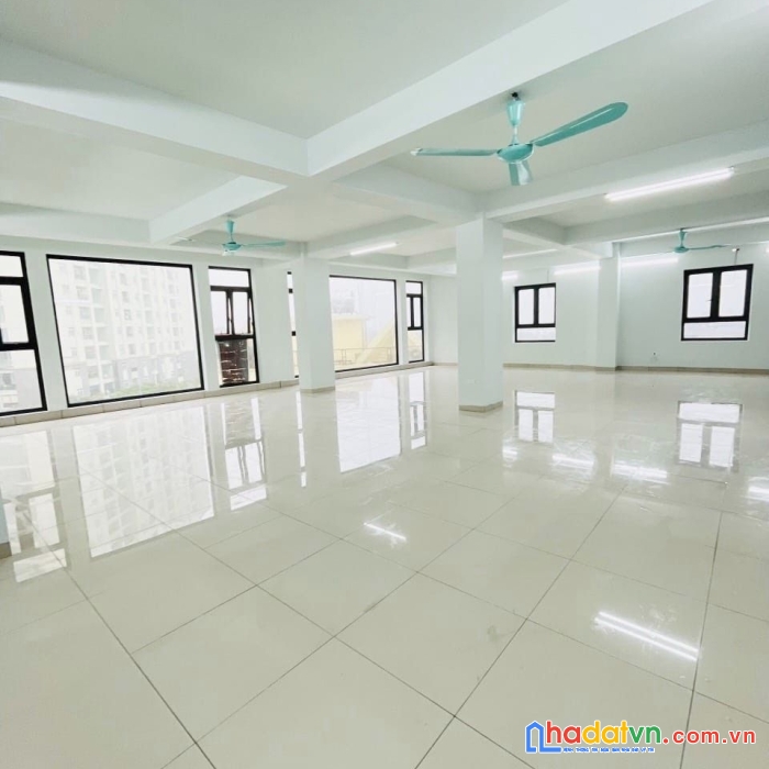 Cho thuê mặt bằng làm bi-a, trung tâm giáo dục... trong khu đô thị cầu bươu
