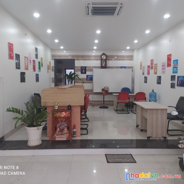 Nợ bank bán gấp-4tầng 81m2 - chỉ 6 tỷ 5 - mt đường xe tải - sát hà huy giáp q12