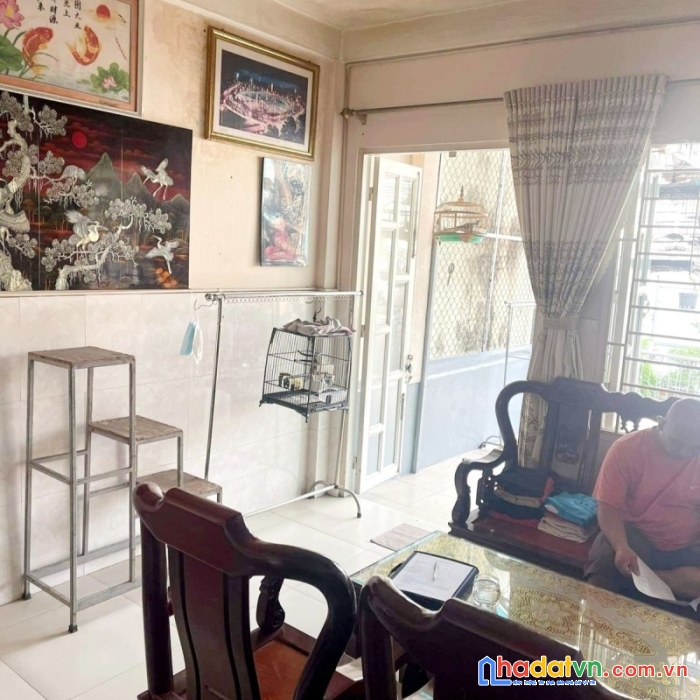 Bán nhà mt âu cơ, tân phú. dt 105m2 vỉa hè rộng. chỉ 12.9 tỷ.