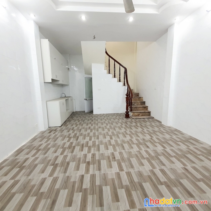 Bán nhà 35m, 5 tâng tân mai, hoàng mai, ô tô đỗ cửa, giá chào hơn 3 tỷ.