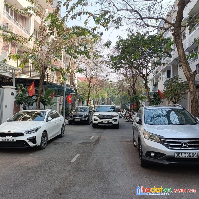 Bán nhà kdv văn la 50m2 4t mt 5.4m giá hơn 7tỷ ô tô tránh kinh doanh đỉnh