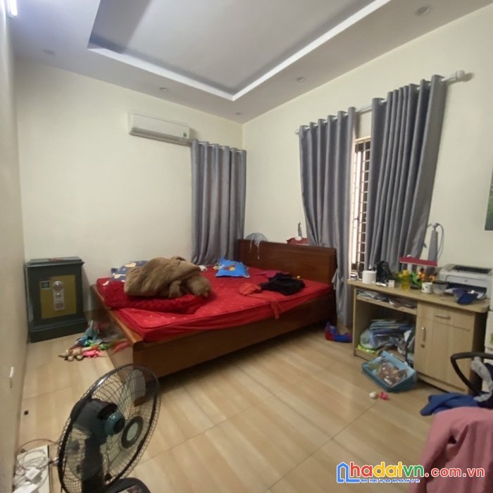 Căn góc nhà việt hưng vỉa hè bé ôtô tránh 80mx4t tự xây nhỉnh 8tỷ