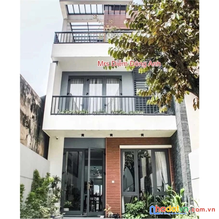 Nhỉnh 3 tỷ, mrs diễm cần bán 65m đất có nhà 3 tầng đẹp ngay trung tâm huyện đông anh.