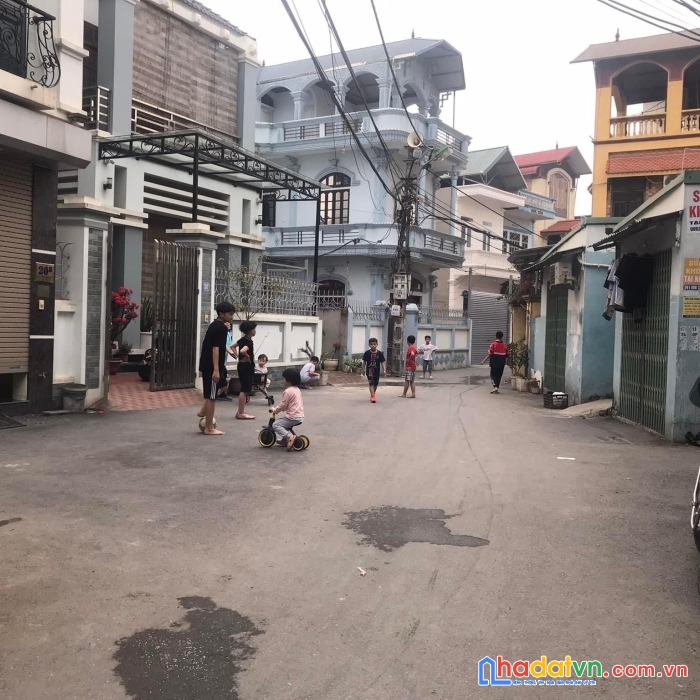Nhà 3 tầng, tổ 7 yên nghĩa chính chủ giao bán liên hệ: 0974545897