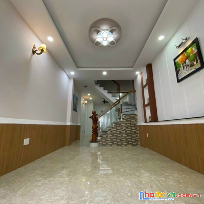 Bán nhà trung chánh 1/ ngắn 4 chổ đậu cửa 40m2 nhỉnh 3 tỷ tl