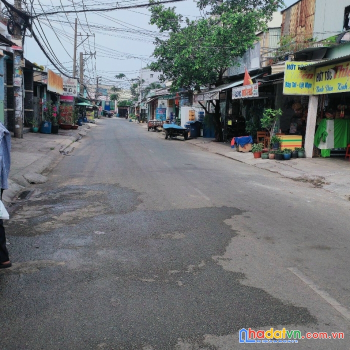 Mặt tiền kinh doanh đường trần thanh mại, ngay chợ, sát tl10, gần tên lửa,tặng gpxd 4.5tấm, nhà