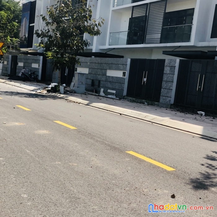 Đất hướng đông nam vuông vức đường số 8, kp 4, p. an phú, quận 2, dt: (185m2) giá: 28 tỷ