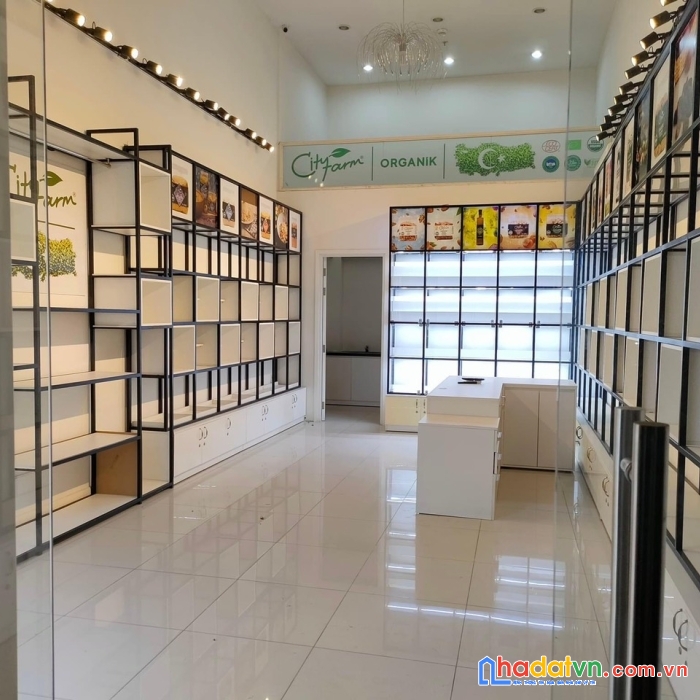 #cho thuê shophouse chung cư galaxy  nguyễn khoái, quận 4
.diện tích 40 m2 - có sẵn quầy kệ tủ y