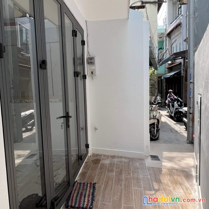 #bán nhà rẻ đẹp xóm chiếu q4 ngang 4 x 7 m
2 tấm 3 phòng ngũ 2wc hơn 2,5 tỷ