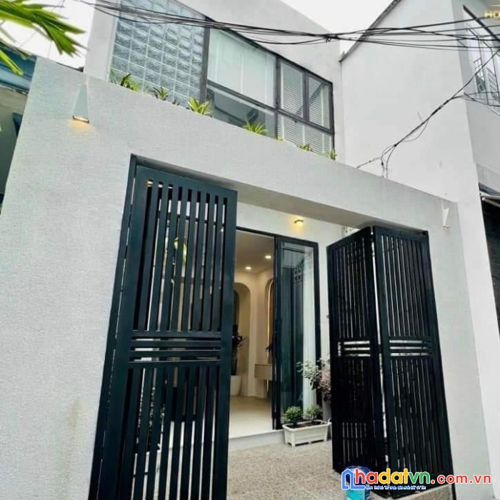 Nhà mới 2 tầng - nở hâu - ngay công viên làng hoa gò vấp - nội thất cao cấp - 5.9 tỷ tl