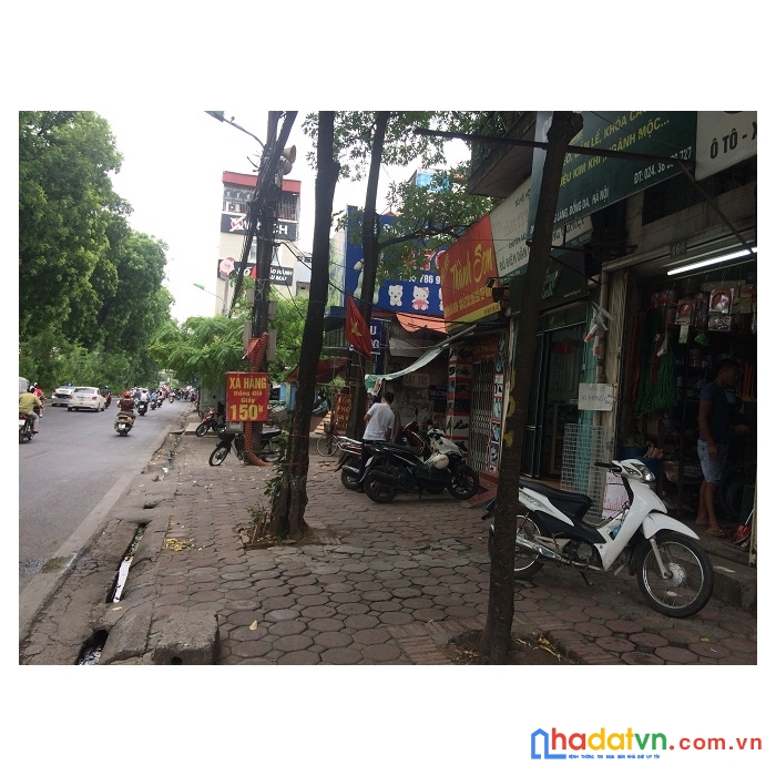 Chưa đến 200tr/m2 có nhà mp đường láng 106m2 mt4.4m nhà đẹp lô góc gara vỉa hè kinh doanh