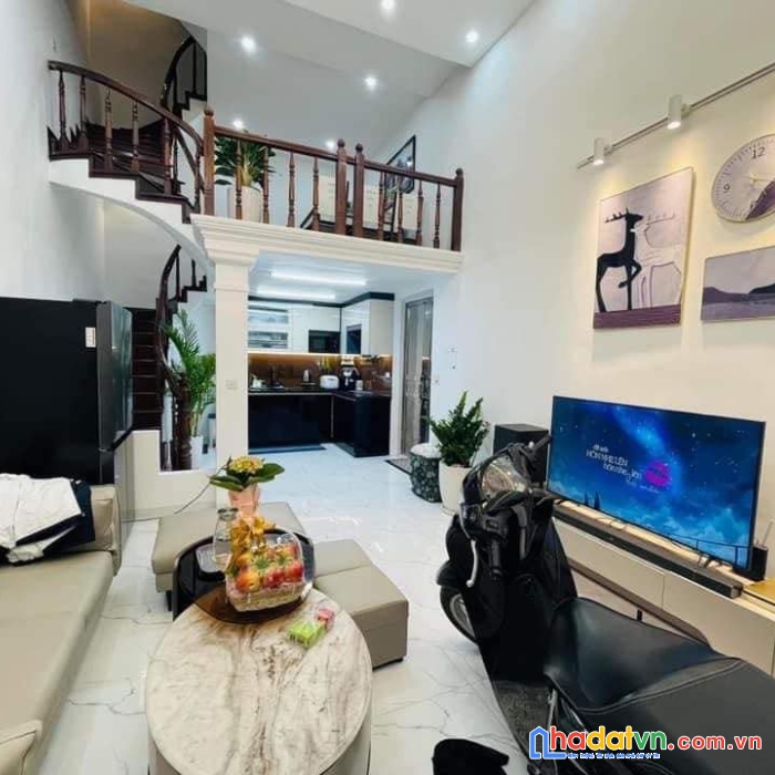 Cần bán gấp nhà lô góc phố hào nam, dt40m2, mt4.5 m. chỉ 6,3 tỷ. 0338080356