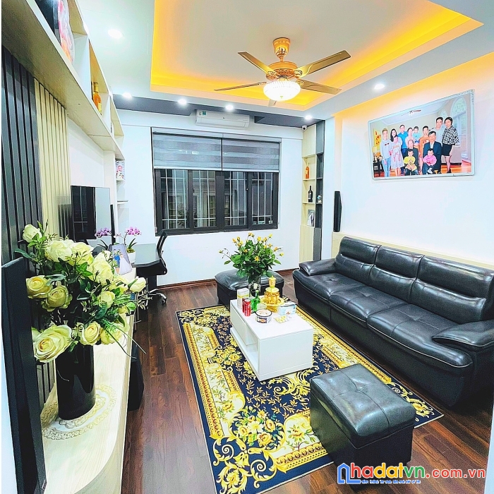 Bán nhà giáp bát dt 42m2 x5t,ngõ 4m,thoáng,đẹp,oto cách 3 nhà,giá chỉ 3,86 tỷ