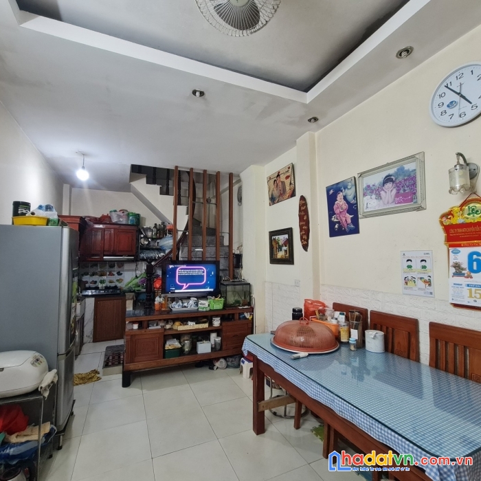 Chỉ 2 tỷ có ngay nhà nguyễn chính, hoàng mai, 25m, 4t, lô góc.