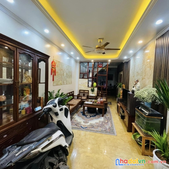 Nhà đẹp trung tâm đống đa _ gần oto_ gần phố _ 47*5 tầng dân xây _ giá cực mềm