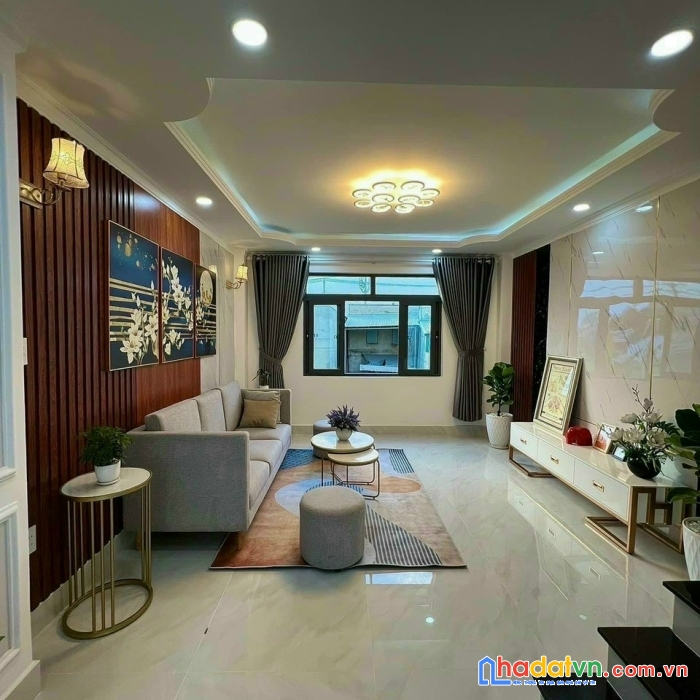 Bán nhà 2 mặt tiền đường tô ngọc vân quận 12, thuận tiện kinh doanh, gần trường,gần chợ....
