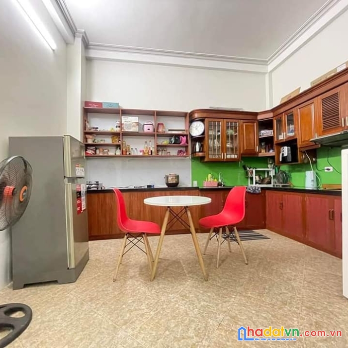 Nhà đẹp phố cát linh đống đa 35m 2 thoáng 40m ra phố chỉ 4.2 tỷ