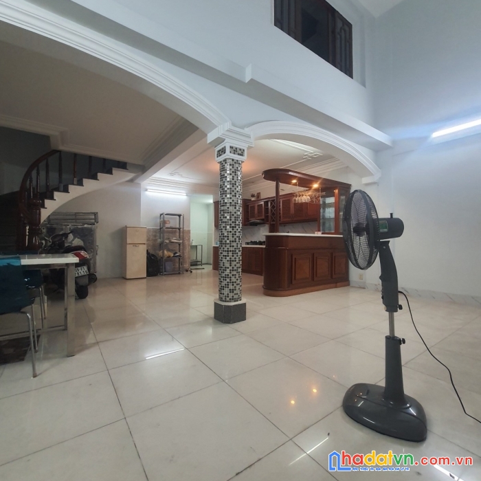 Bán gấp nhà nguyễn thiện thuật, 5 phòng, 80m2, giá 8.5 tỷ.