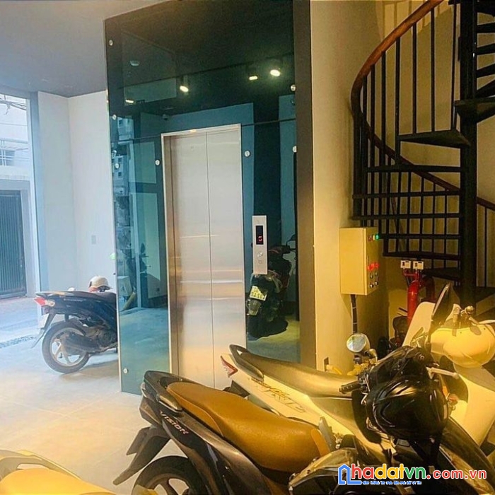 Bán ccmn tây hồ- ô tô - logóc thang máy - dòng tiền khủng - nhỉnh 13 tỷ