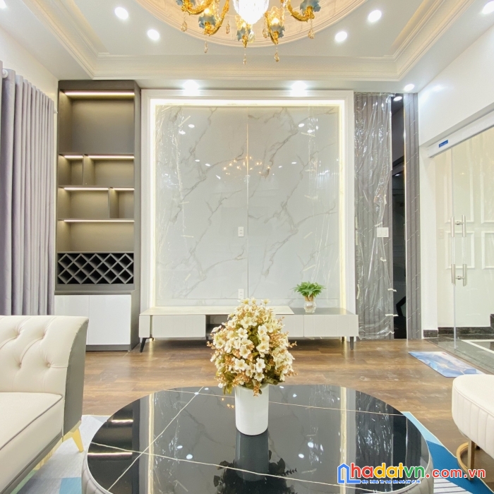 3;nhà độc lập 4 tầng full nội thất ngay bùi viện võ nguyên giáp aeon