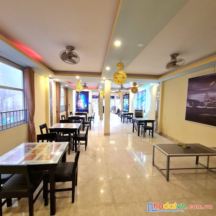 Hàng siêu hiếm - bán nhà mặt phố hoàng quốc việt - vị trí kim cương-  mặt tiền khủng- vỉa hè đá