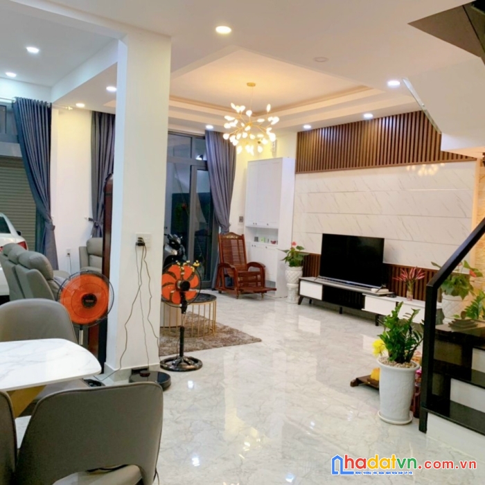 Bán nhà siêu đẹp, 1 trệt 1 lầu gần đh lạc hồng, đường oto thông chỉ 4ty4