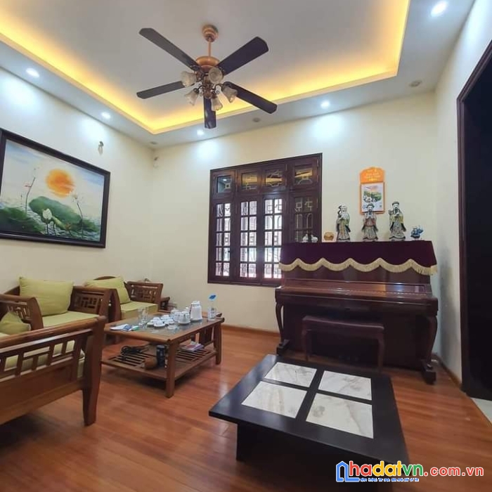 Bán nhà phố lạc long quân tây hồ, 100m2, mt 7m, ô tô, giá nhỉnh 20 tỷ, tl mạnh