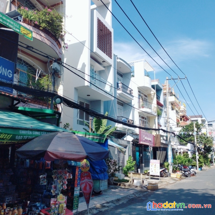 Nhà vị trí đẹp ngay khu dân cư tân quy, quận 7, đường số lâm văn bền, 4m2 x 18m, 3 tầng