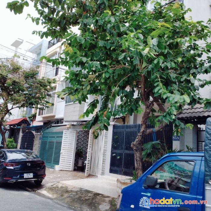 Bán nhà ngay bên chợ chiều tân quy. 4,2 x 19m. 3 tầng. vị trí kinh doanh cực tốt