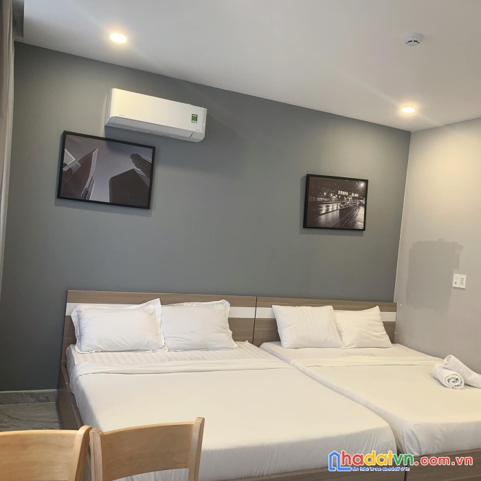 Bán nhà góc 2 mặt tiền - diện tích 270m2 - dòng tiền lớn- khu sân bay