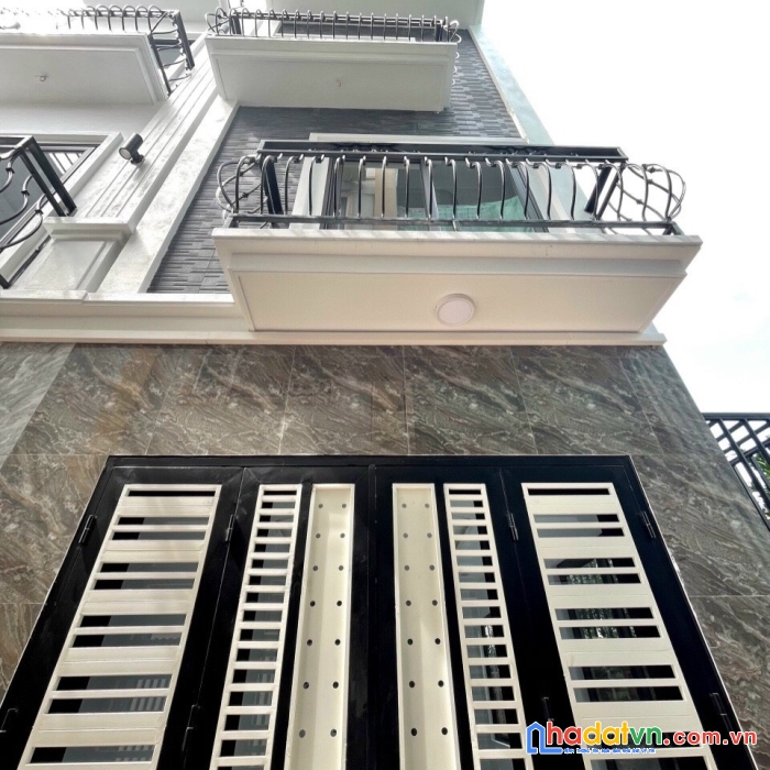 Bán nhà mặt ngõ 264 ngọc thuỵ 95mx5t mt5.5m ôtô, kd