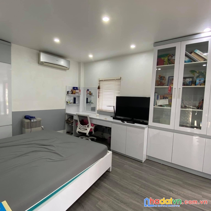 Bán nhà hồ ba mẫu, đống đa, lô góc, ô tô, 45m2 4t mt5.6m, giá 6.2 tỷ, 10m, gần hồ