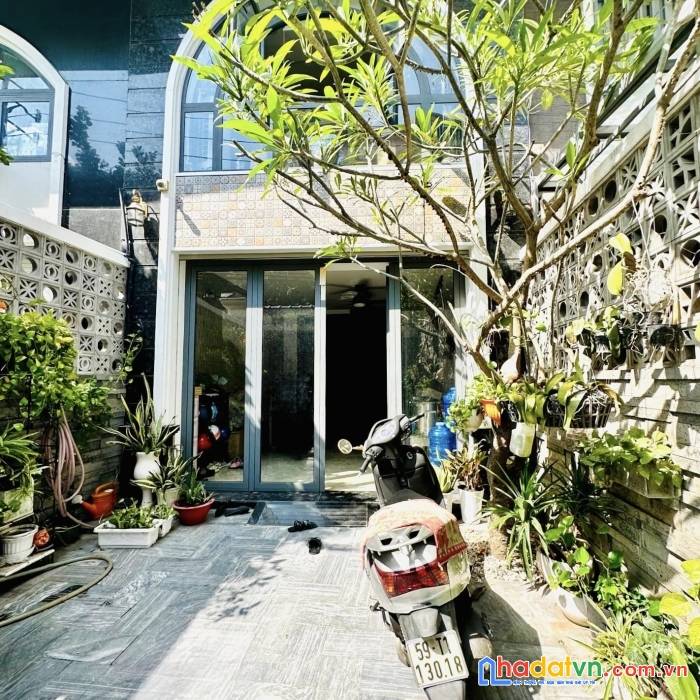 Mt trung tâm bình thạnh - 6 tầng thang máy đẹp lung linh - 63m2 chỉ 11.8 tỷ.